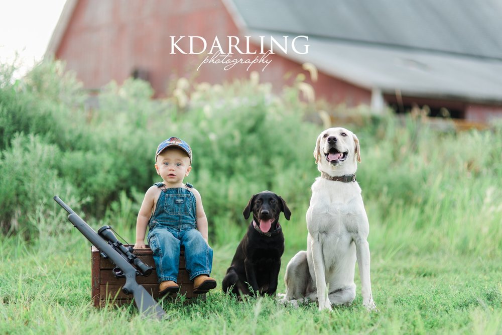 toddler-boy-18-months-family-three-hunting-red-barn-champaign-IL-family-photographer-darling_0323
