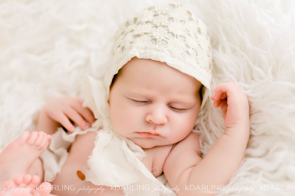Newborn-Photography-Champaign-County-IL-Girl-pink-white-darling_1933.jpg