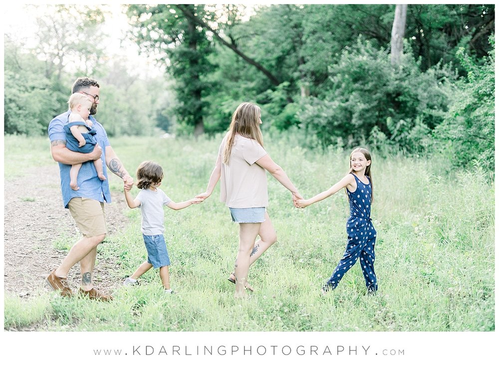 Central-IL-family-photographer-Champaign-County-Bloomington-McLean-outdoor-photo-session_0007.jpg