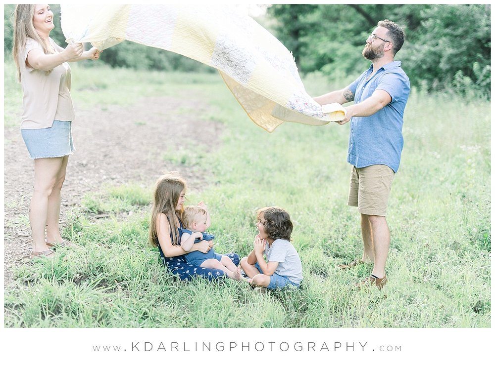 Central-IL-family-photographer-Champaign-County-Bloomington-McLean-outdoor-photo-session_0008.jpg