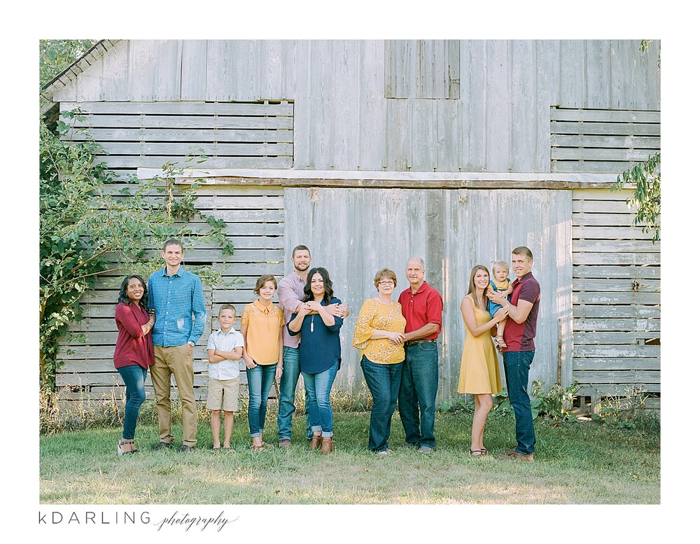 What-to-wear-for-your-family-pictures-champaign-county-il-photographer_0020.jpg