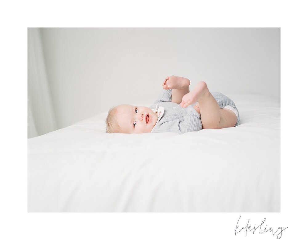 Champaign-IL-child-tolddler-family-photographer-central-il-studio-indoor-pictures-milestones-nine-months-old_0010.jpg