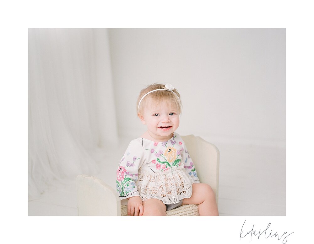 Champaign-IL-child-tolddler-family-photographer-central-il-studio-indoor-pictures-milestones-one-year-old_0004.jpg
