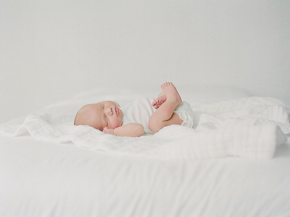 Newborn-family-child-photographer-Urbana-Champaign-County-IL-Central-Midwest-Portrait_0001.jpg