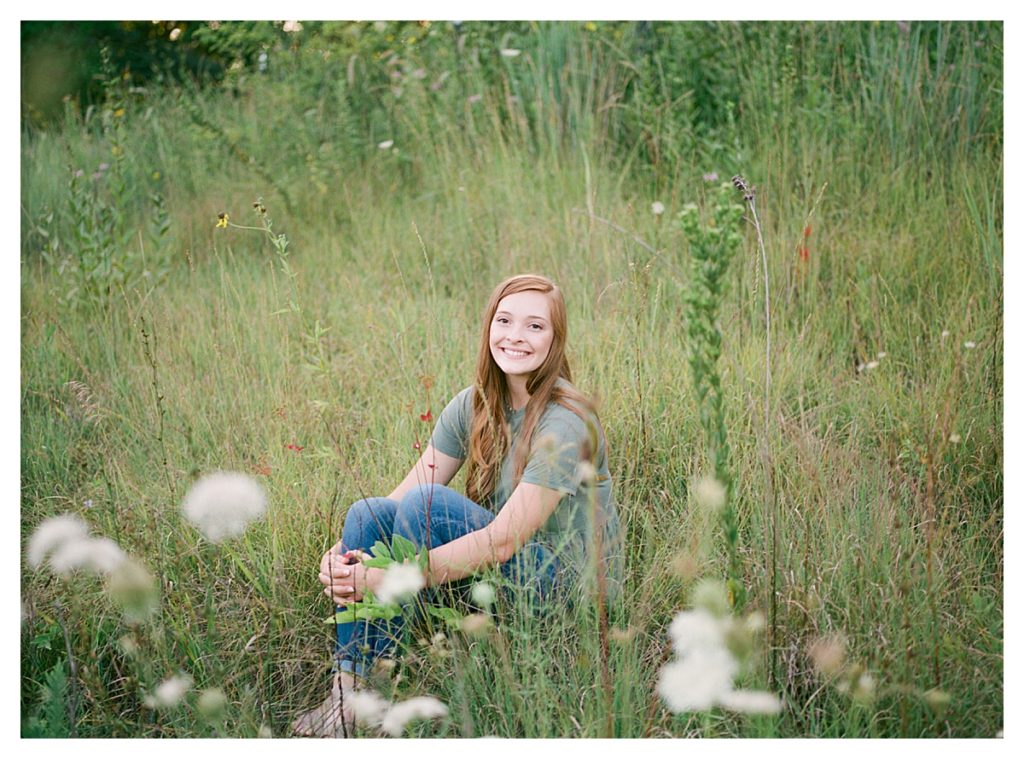 Iroquois West High School Senior Girl pictures in willdflowers